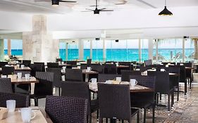 Krystal Hotel Cancun